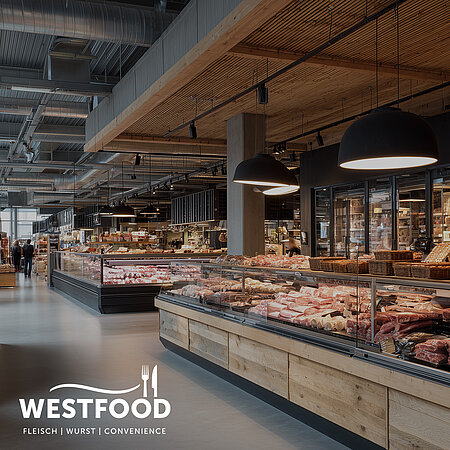 Eine Fleisch- und Wursttheke in einem modernen, hochwertigen Supermarkt. Im linken unteren Bildrand ist das Logo von WestFood zu sehen.